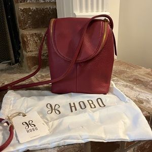 Hobo Fern Crossbody Red Pear